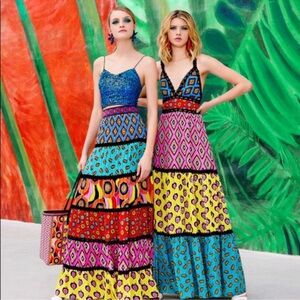 Alice + Olivia Karolina paneled maxi dress